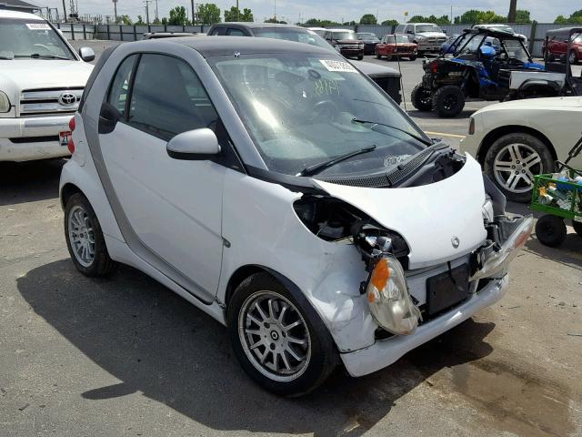 WMEEJ3BA8DK653083 - 2013 SMART FORTWO PUR WHITE photo 1