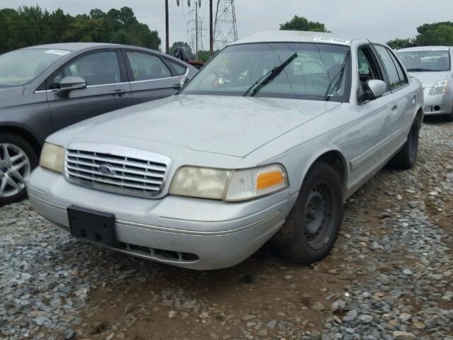 2FAFP71W7XX237376 - 1999 FORD CROWN VICT SILVER photo 2