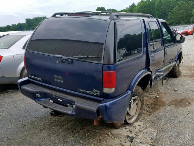 1GNDT13W8Y2150492 - 2000 CHEVROLET BLAZER BLUE photo 4