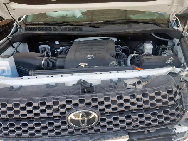 5TFEM5F16JX133927 - 2018 TOYOTA TUNDRA CRE WHITE photo 7