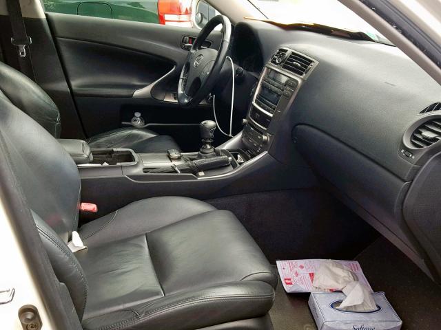 JTHBK262562008887 - 2006 LEXUS IS 250 WHITE photo 5