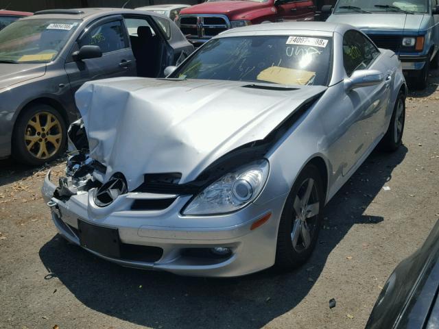 WDBWK54FX6F113037 - 2006 MERCEDES-BENZ SLK 280 SILVER photo 2