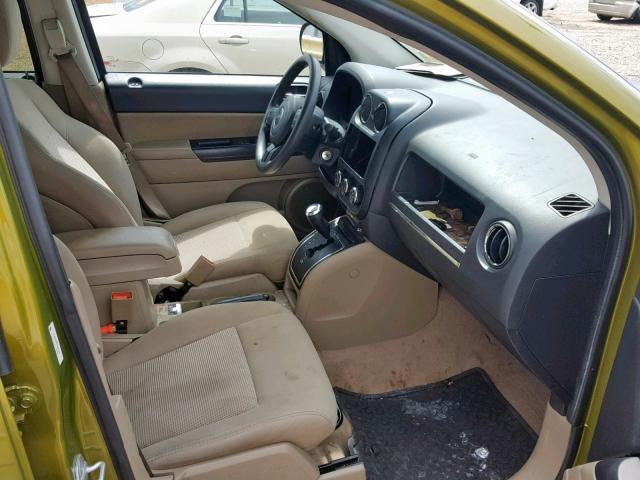 1C4NJDBB2CD651247 - 2012 JEEP COMPASS SP მწვანე ფოტო 5
