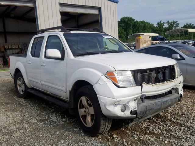 1N6AD07U95C433109 - 2005 NISSAN FRONTIER C WHITE photo 1