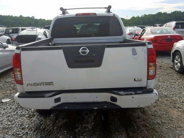 1N6AD07U95C433109 - 2005 NISSAN FRONTIER C WHITE photo 9