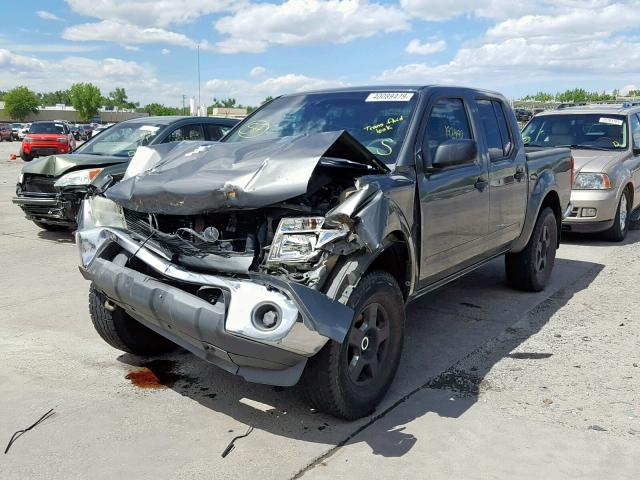 1N6AD07W45C421399 - 2005 NISSAN FRONTIER C GRAY photo 2