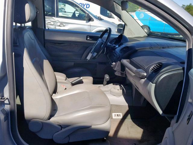 3VWCD31C75M400246 - 2005 VOLKSWAGEN NEW BEETLE 白色 照片 5