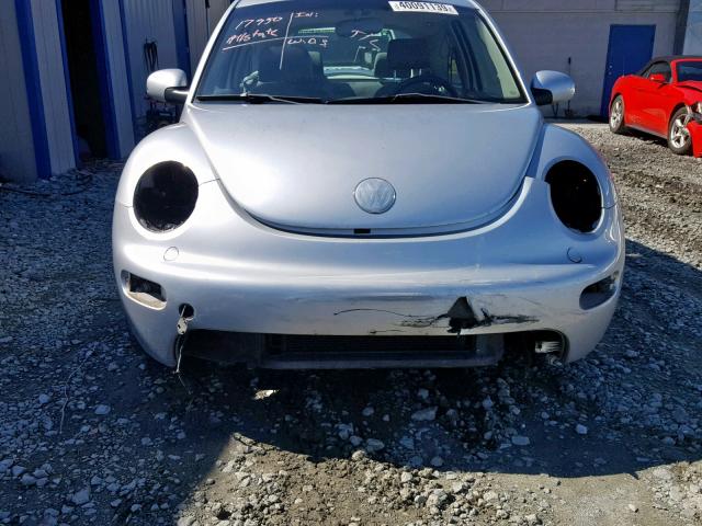 3VWCD31C75M400246 - 2005 VOLKSWAGEN NEW BEETLE 白色 照片 9