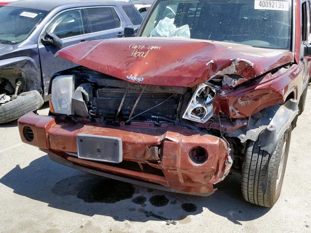 1J8HG48K57C588572 - 2007 JEEP COMMANDER RED photo 9