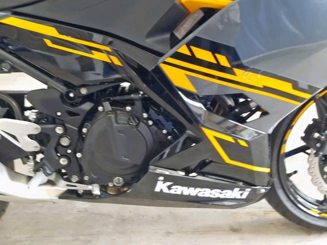 JKAEXKG14JDA09304 - 2018 KAWASAKI EX400 YELLOW photo 7