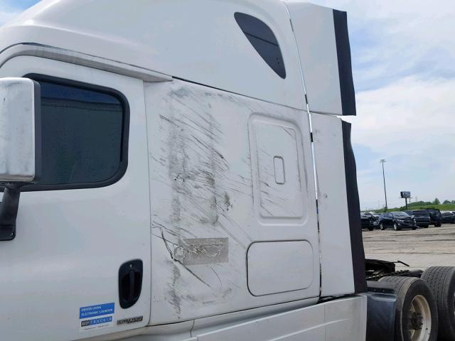 3AKJGLD56GSGJ2574 - 2016 FREIGHTLINER CASCADIA 1 WHITE photo 9