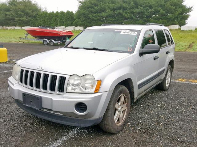 1J4GR48K55C628279 - 2005 JEEP GRAND CHER SILVER photo 2