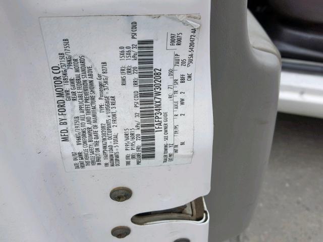 1FAFP34NX7W302082 - 2007 FORD FOCUS ZX4 WHITE photo 10