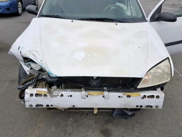 1FAFP34NX7W302082 - 2007 FORD FOCUS ZX4 WHITE photo 7