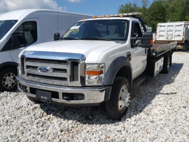 1FDAF5GR8AEA13969 - 2010 FORD F550 SUPER WHITE photo 2