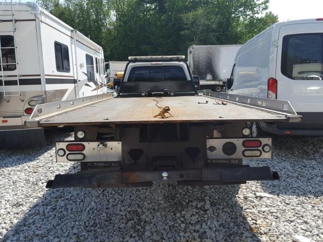 1FDAF5GR8AEA13969 - 2010 FORD F550 SUPER WHITE photo 6