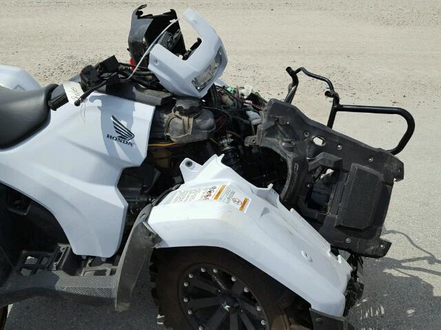 1HFTE44H0H4300377 - 2017 HONDA TRX500 FE WHITE photo 9