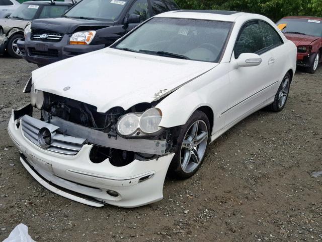 WDBTJ65J84F075321 - 2004 MERCEDES-BENZ CLK 320C WHITE photo 2