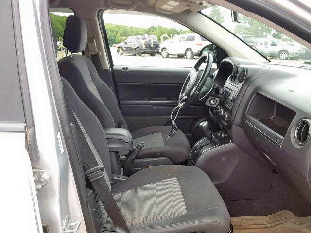 1J4NF1FB8BD223525 - 2011 JEEP COMPASS SP 银色 照片 5