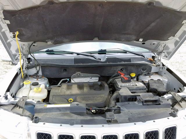 1J4NF1FB8BD223525 - 2011 JEEP COMPASS SP 银色 照片 7