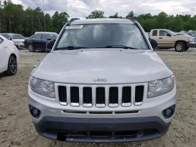 1J4NF1FB8BD223525 - 2011 JEEP COMPASS SP 银色 照片 9