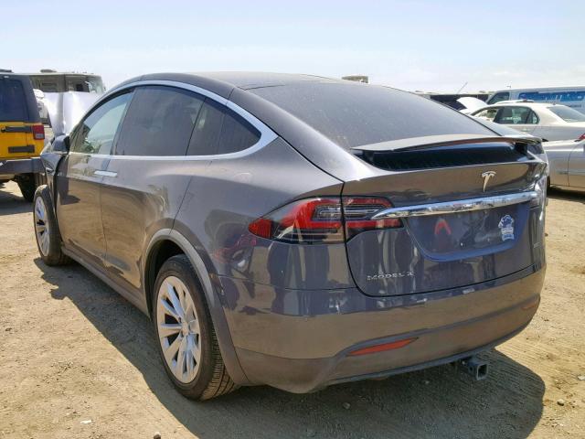 5YJXCBE22JF103466 - 2018 TESLA MODEL X GRAY photo 3