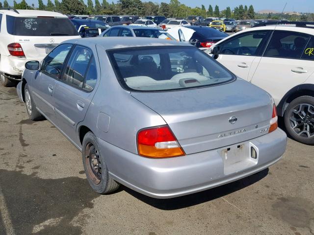 1N4DL01D1WC195467 - 1998 NISSAN ALTIMA XE SILVER photo 3