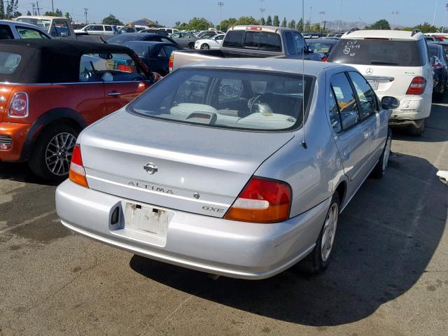 1N4DL01D1WC195467 - 1998 NISSAN ALTIMA XE SILVER photo 4