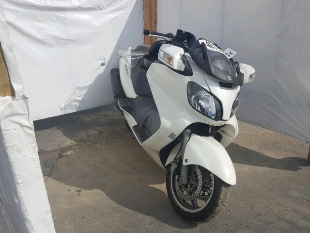 JS1CP51A792100203 - 2009 SUZUKI AN650 WHITE photo 1