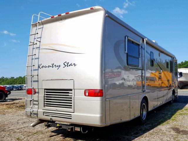 4UZAAHAK03CL70363 - 2003 FREIGHTLINER XB CHASSIS BEIGE photo 4