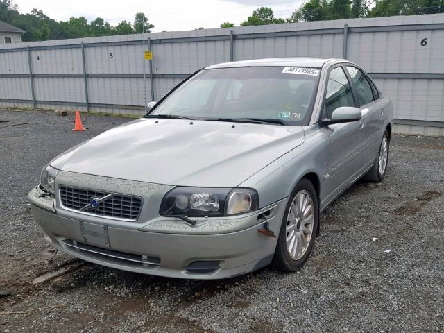 YV1TS92D941352385 - 2004 VOLVO S80 SILVER photo 2