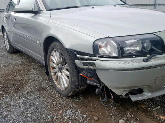 YV1TS92D941352385 - 2004 VOLVO S80 SILVER photo 9