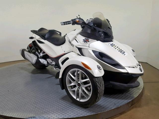 2BXNABC19EV000893 - 2014 CAN-AM SPYDER ROA WHITE photo 2