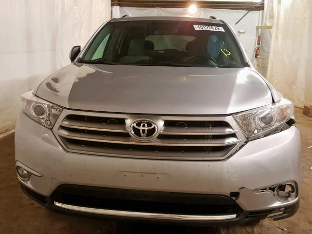 5TDBK3EH3CS128494 - 2012 TOYOTA HIGHLANDER SILVER photo 9