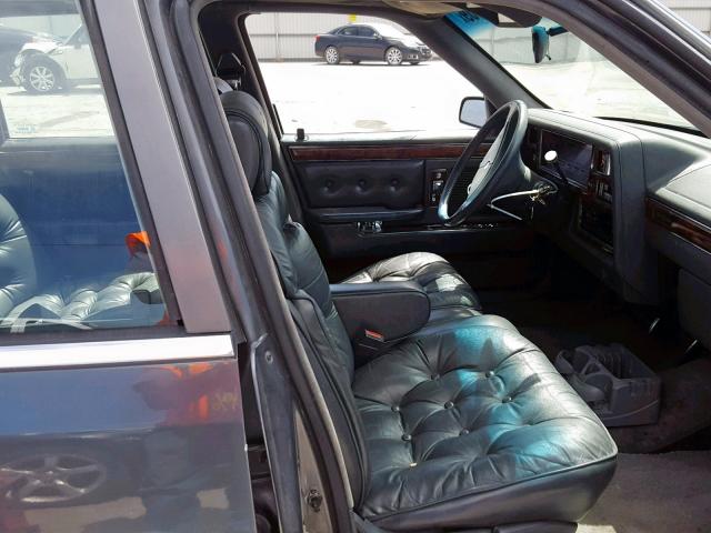 1C3BU6634JD215994 - 1988 CHRYSLER NEW YORKER BLACK photo 5