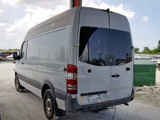 WD3PE7CC4A5434614 - 2010 MERCEDES-BENZ SPRINTER 2 WHITE photo 3