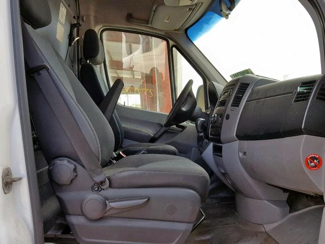 WD3PE7CC4A5434614 - 2010 MERCEDES-BENZ SPRINTER 2 WHITE photo 5