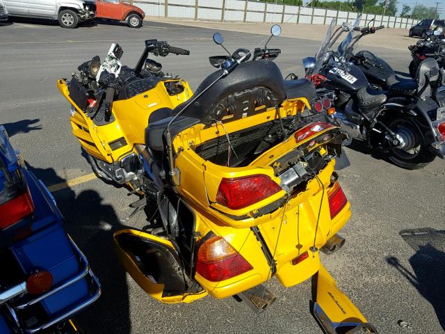 1HFSC47481A000247 - 2001 HONDA GL1800 A YELLOW photo 3