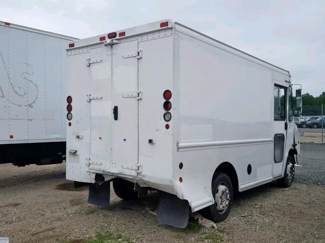 4UZAANCP56CX19822 - 2006 FREIGHTLINER CHASSIS M WHITE photo 4