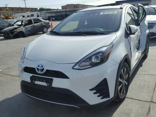 JTDKDTB33J1605969 - 2018 TOYOTA PRIUS C WHITE photo 2