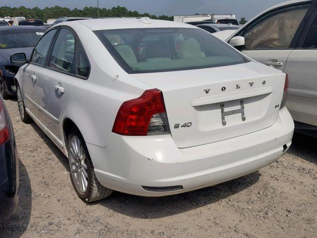 YV1382MS6A2488836 - 2010 VOLVO S40 2.4I WHITE photo 3