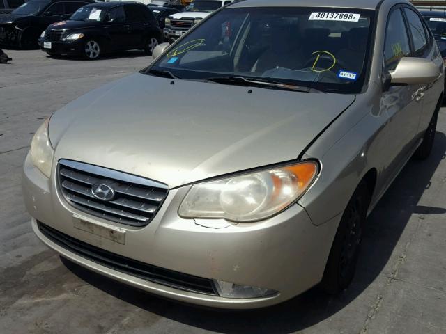 KMHDU46D57U046932 - 2007 HYUNDAI ELANTRA GL GOLD photo 9