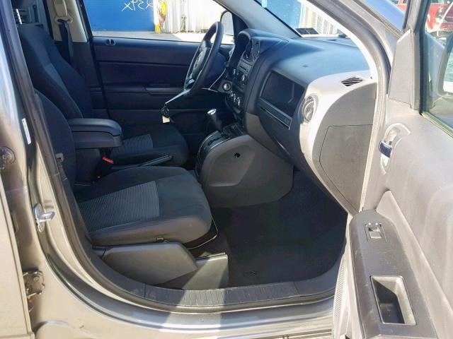 1J4NT1FA5BD267319 - 2011 JEEP COMPASS SP ნაცრისფერი ფოტო 5