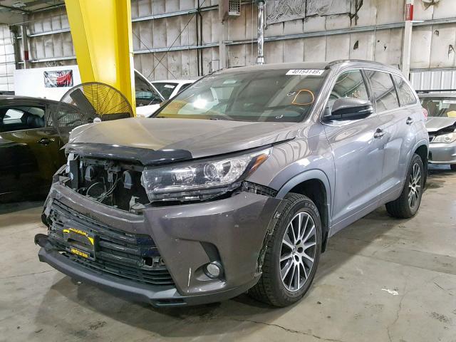 5TDJZRFH0HS404386 - 2017 TOYOTA HIGHLANDER GRAY photo 2