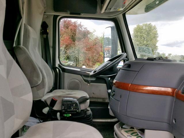 4V4NC9DG4BN528837 - 2011 VOLVO VN VNL WHITE photo 5