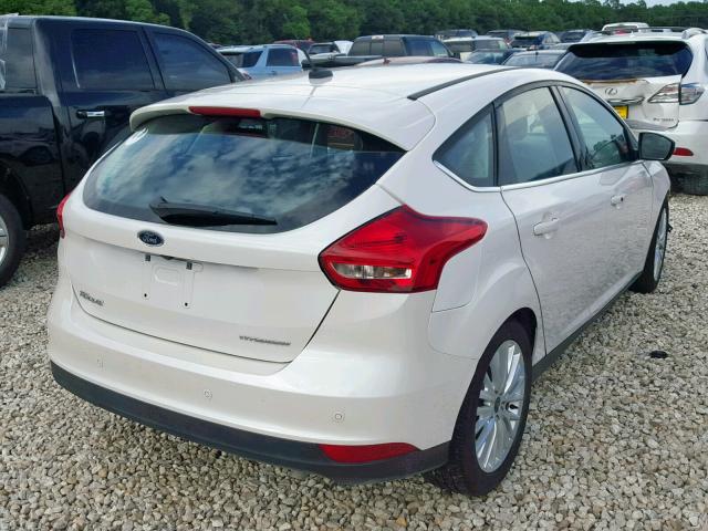 1FADP3N29JL216430 - 2018 FORD FOCUS TITA WHITE photo 4