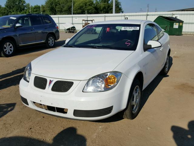 1G2AL15FX77378069 - 2007 PONTIAC G5 WHITE photo 2