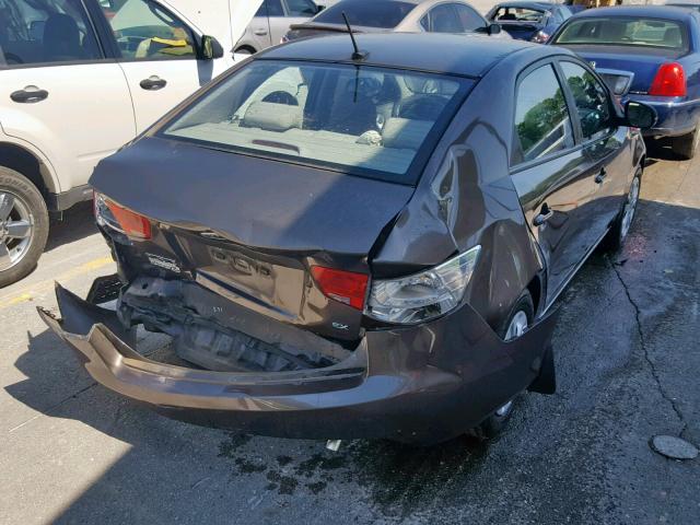 KNAFU4A21D5655134 - 2013 KIA FORTE EX BROWN photo 4