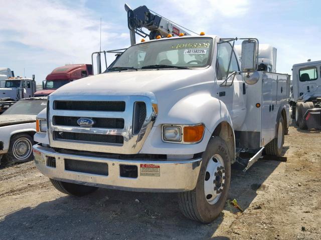 3FRWF75S76V329194 - 2006 FORD F750 SUPER WHITE photo 2