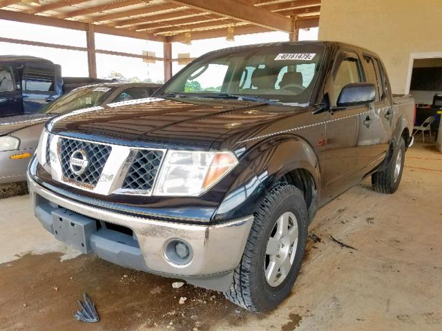 1N6AD07U17C451641 - 2007 NISSAN FRONTIER C BLACK photo 2